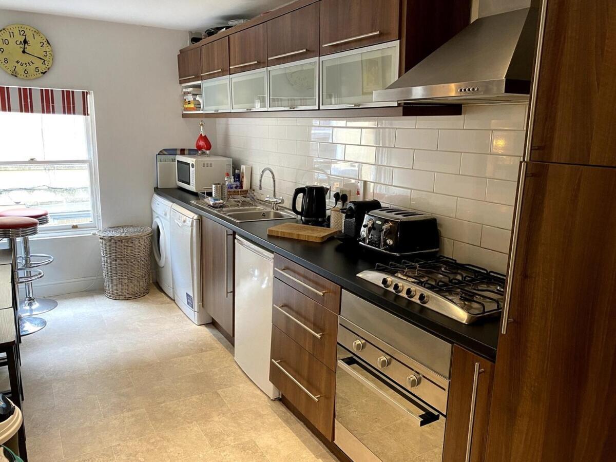 Spacious City Centre Apartment Bath Bagian luar foto