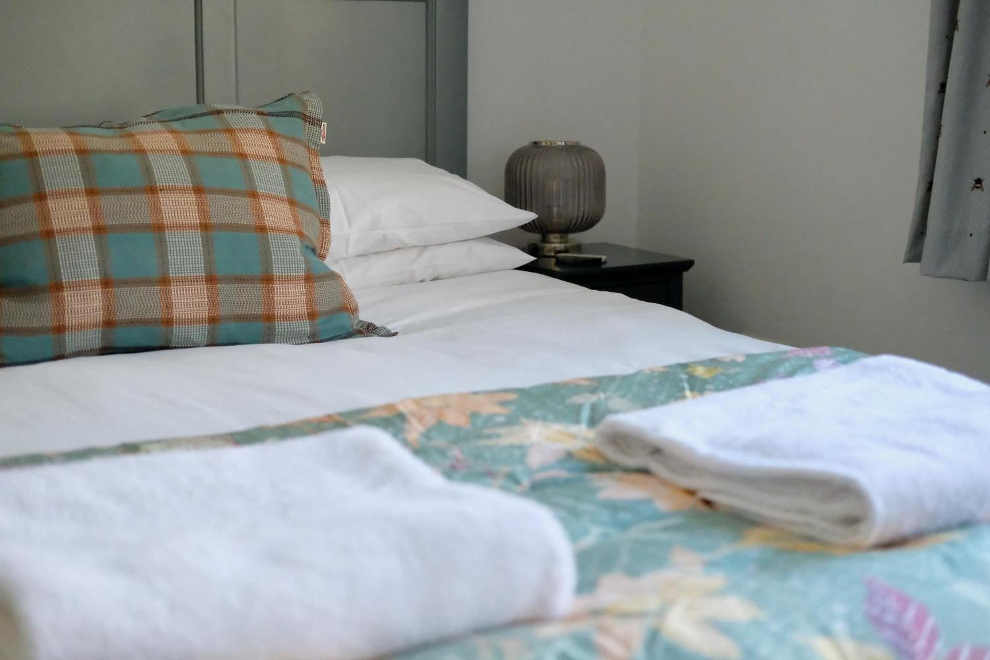 Spacious City Centre Apartment Bath Bagian luar foto